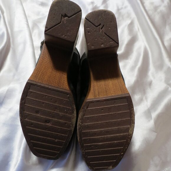 White Mountain FootBED platform heel sandals - Picture 13 of 16